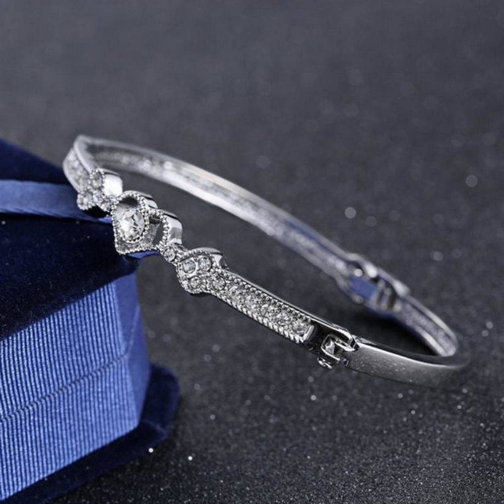 Silver Plated Crystal Rhinestone Heart Bangle